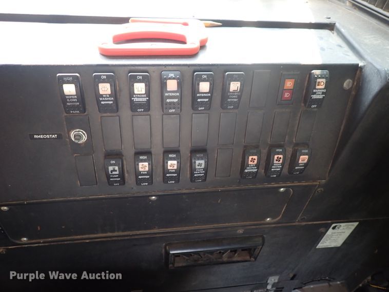 image for item DN1876 1996 International 3800  school bus