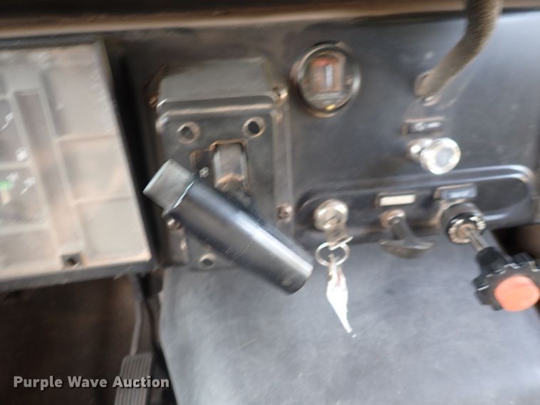 image for item DN1876 1996 International 3800  school bus