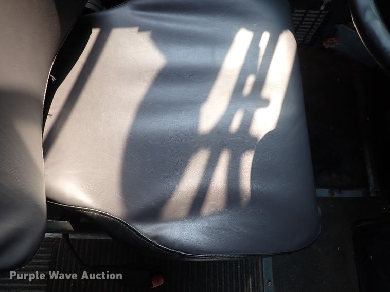 image for item DN1876 1996 International 3800  school bus