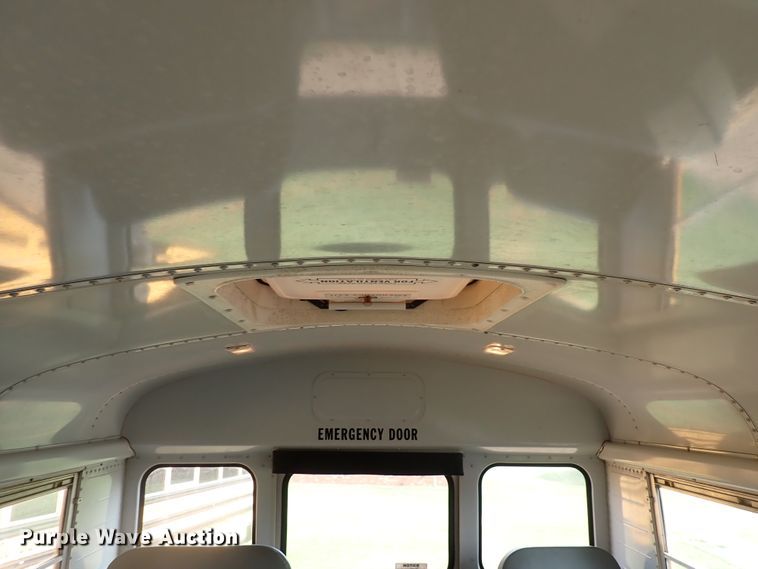 image for item DN1876 1996 International 3800  school bus