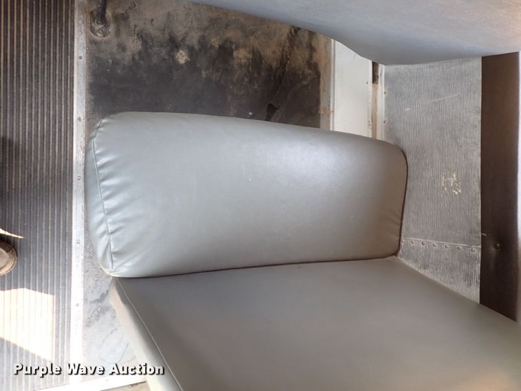 image for item DN1876 1996 International 3800  school bus