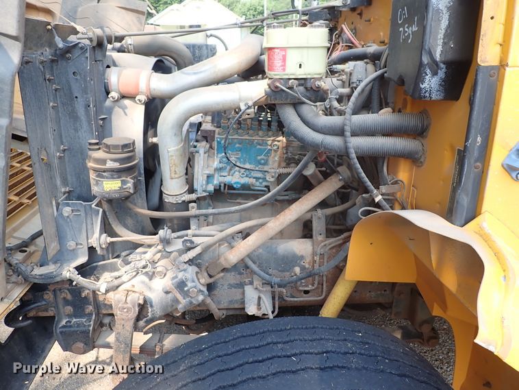 image for item DN1876 1996 International 3800  school bus