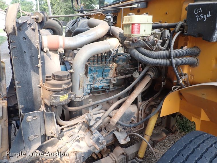 image for item DN1876 1996 International 3800  school bus