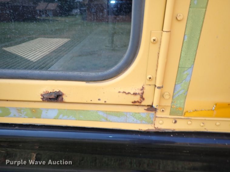 image for item DN1876 1996 International 3800  school bus