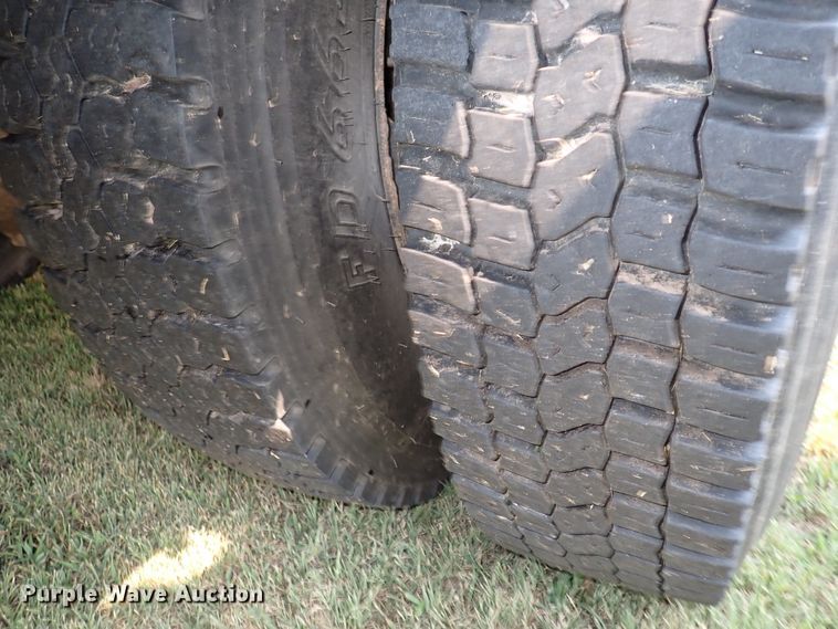 image for item DN1876 1996 International 3800  school bus