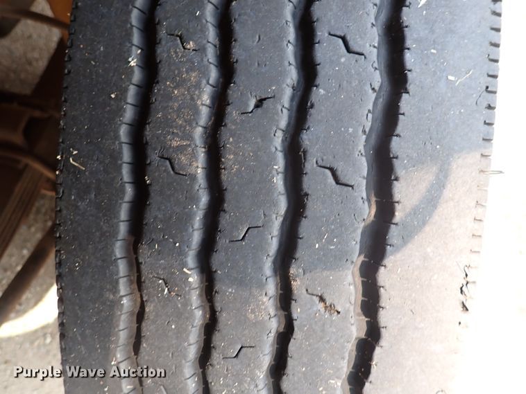 image for item DN1876 1996 International 3800  school bus