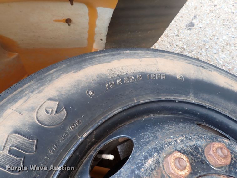 image for item DN1876 1996 International 3800  school bus