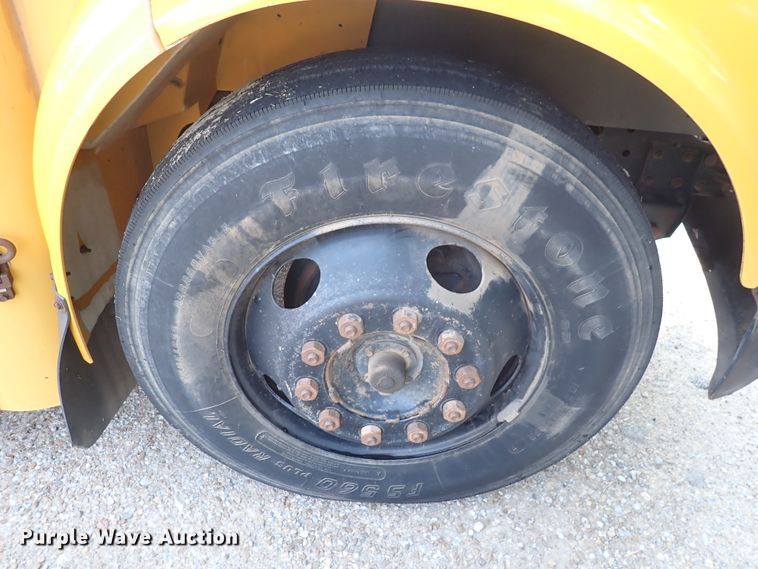 image for item DN1876 1996 International 3800  school bus