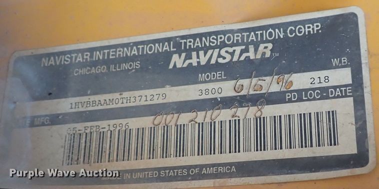 image for item DN1876 1996 International 3800  school bus