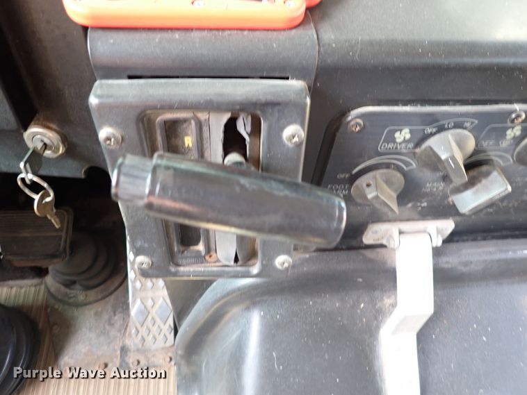 image for item DN1877 1997 Blue Bird TC2000  school bus