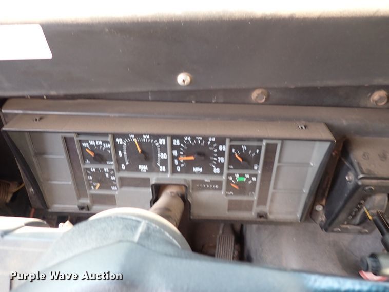 image for item DN1881 1995 International 3800  school bus