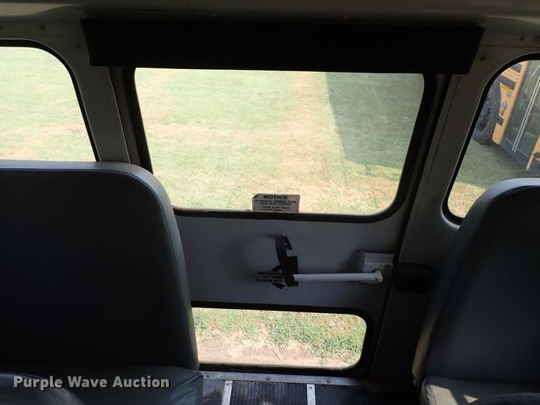 image for item DN1881 1995 International 3800  school bus