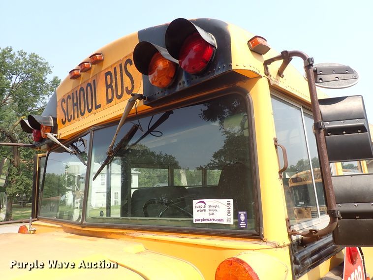 image for item DN1881 1995 International 3800  school bus