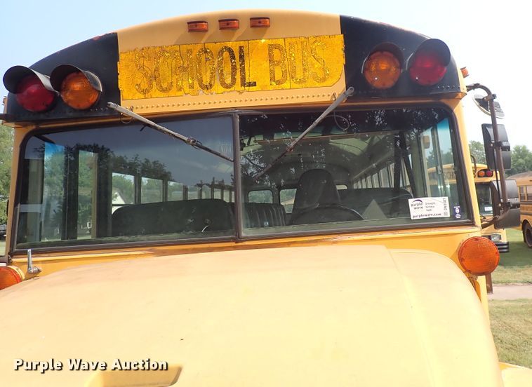 image for item DN1881 1995 International 3800  school bus