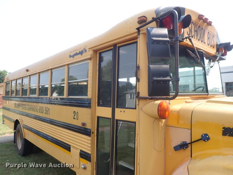 image for item DN1881 1995 International 3800  school bus