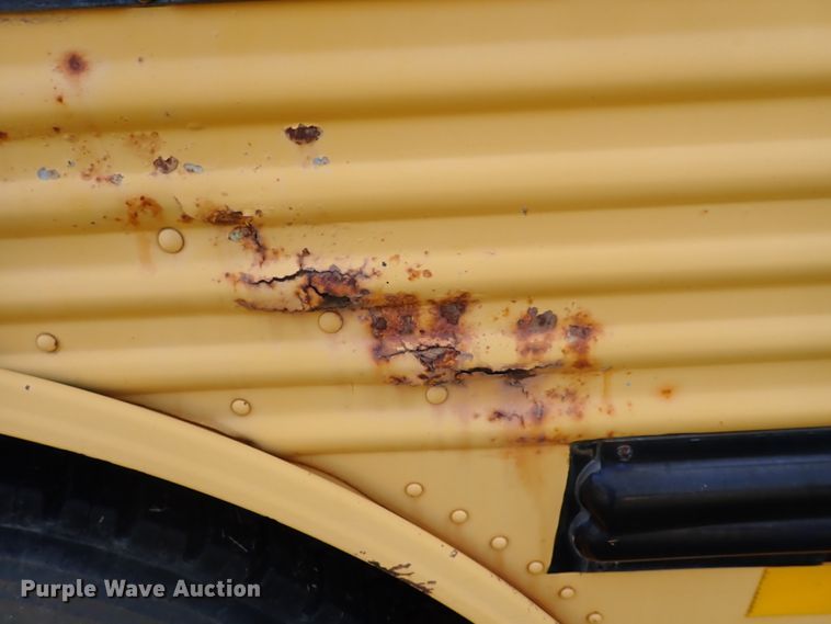 image for item DN1881 1995 International 3800  school bus