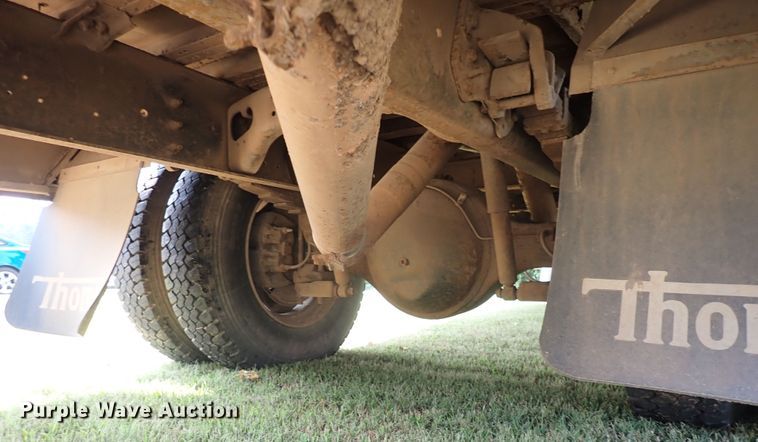 image for item DN1881 1995 International 3800  school bus