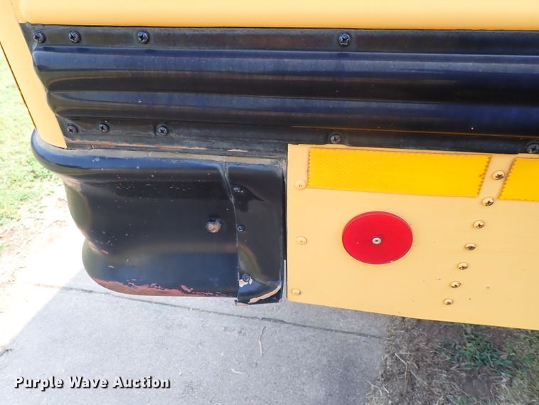 image for item DN1881 1995 International 3800  school bus