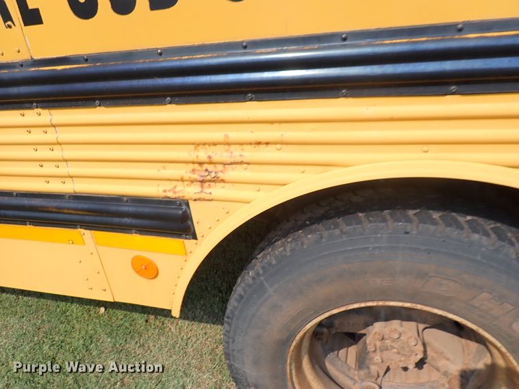 image for item DN1881 1995 International 3800  school bus