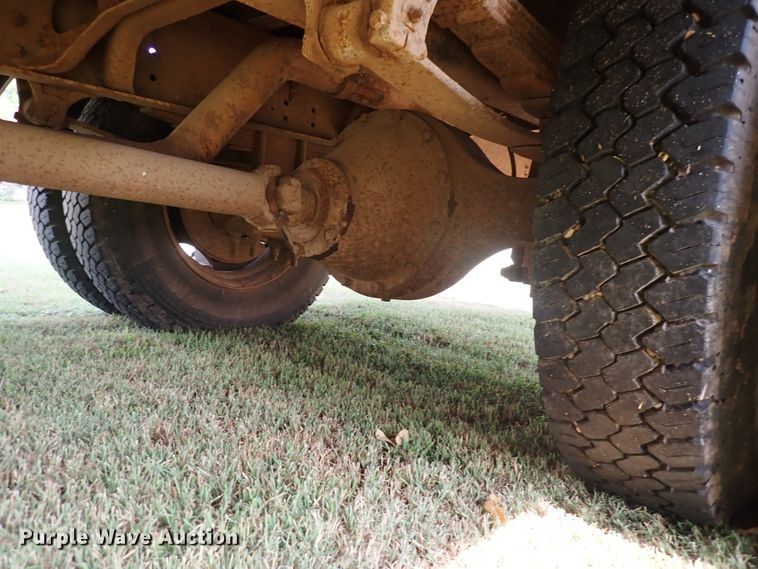 image for item DN1881 1995 International 3800  school bus