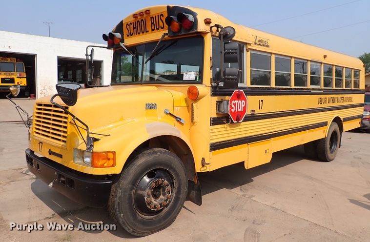 image for item DN1882 1996 International 3800  school bus