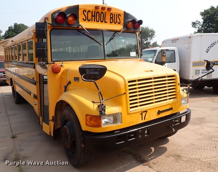 image for item DN1882 1996 International 3800  school bus