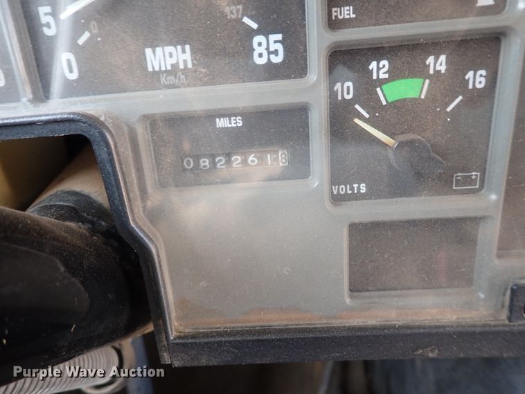 image for item DN1882 1996 International 3800  school bus