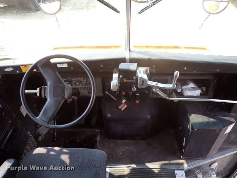 image for item DN1882 1996 International 3800  school bus