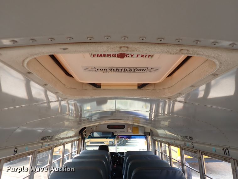 image for item DN1882 1996 International 3800  school bus