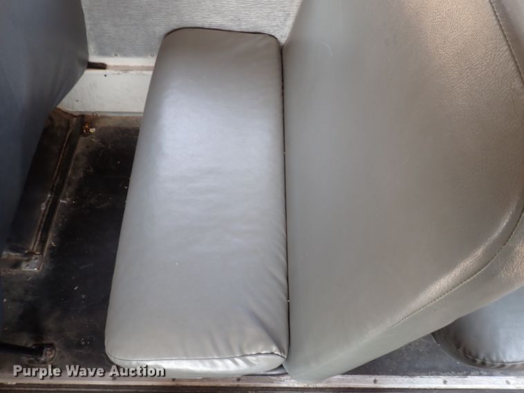 image for item DN1882 1996 International 3800  school bus