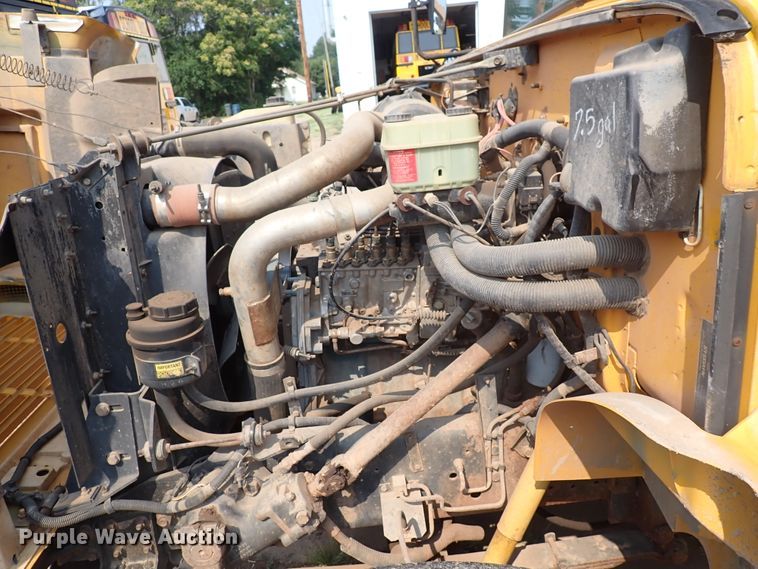 image for item DN1882 1996 International 3800  school bus