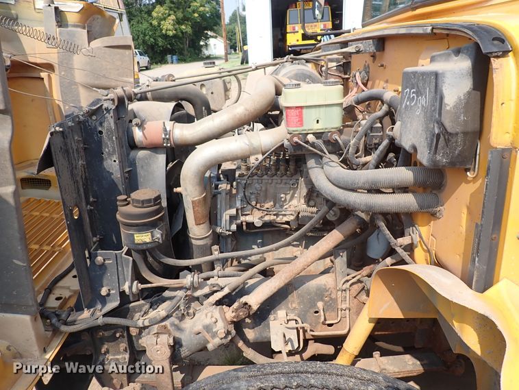 image for item DN1882 1996 International 3800  school bus