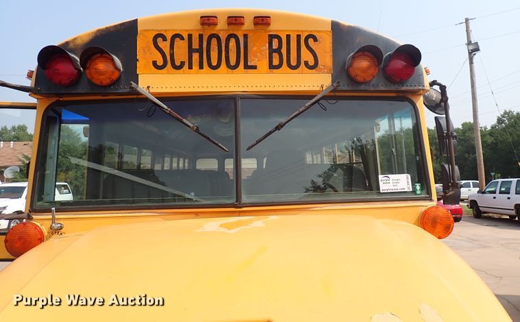 image for item DN1882 1996 International 3800  school bus