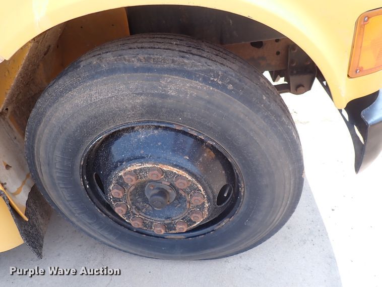 image for item DN1882 1996 International 3800  school bus