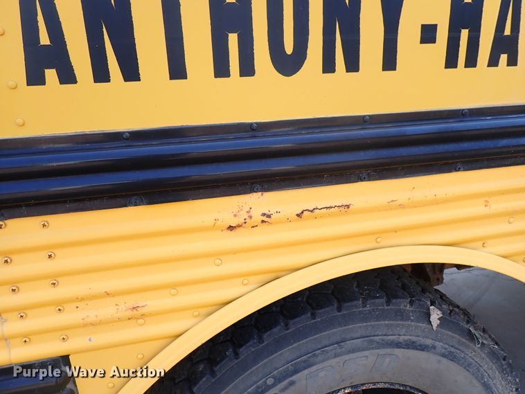 image for item DN1882 1996 International 3800  school bus