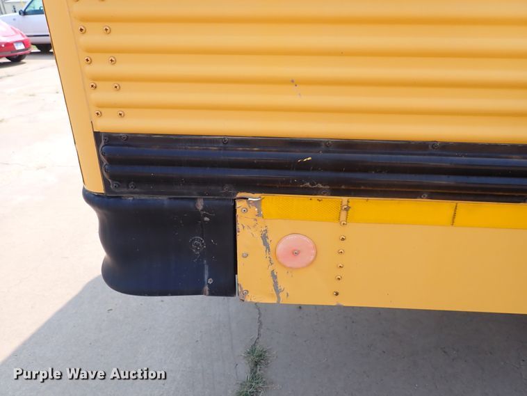 image for item DN1882 1996 International 3800  school bus
