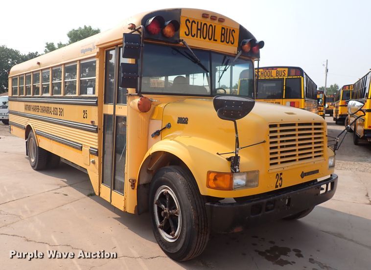 image for item DN1885 1995 International 3800  school bus