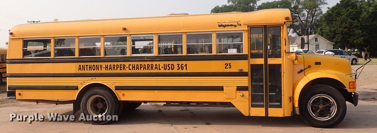 image for item DN1885 1995 International 3800  school bus
