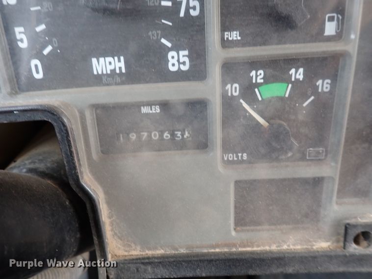 image for item DN1885 1995 International 3800  school bus