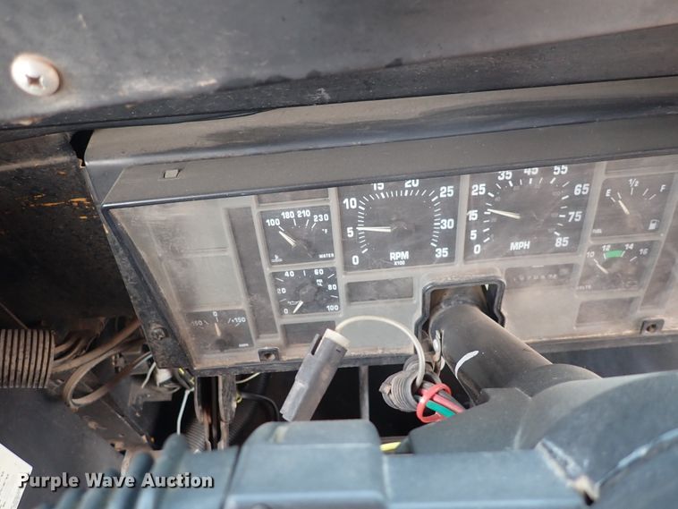 image for item DN1885 1995 International 3800  school bus