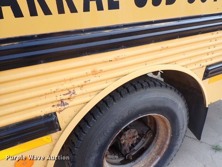 image for item DN1885 1995 International 3800  school bus