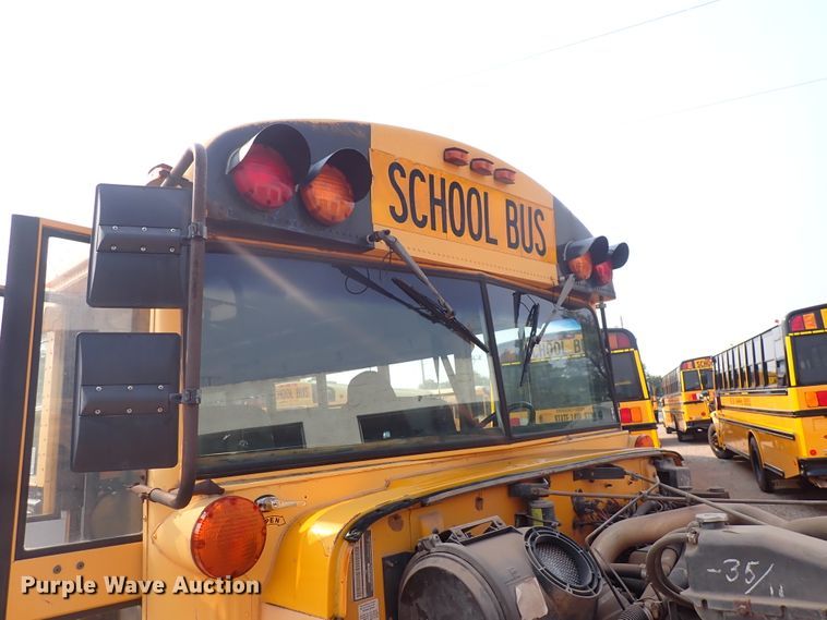 image for item DN1885 1995 International 3800  school bus