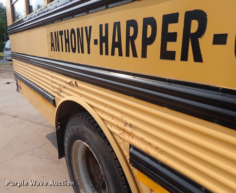 image for item DN1885 1995 International 3800  school bus