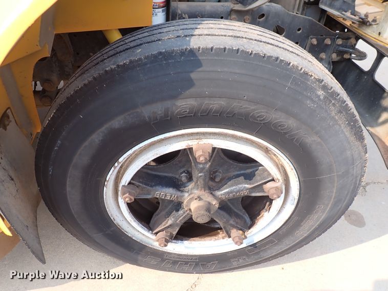 image for item DN1885 1995 International 3800  school bus