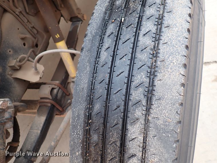 image for item DN1885 1995 International 3800  school bus