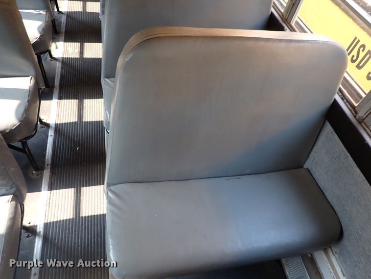 image for item DN1885 1995 International 3800  school bus