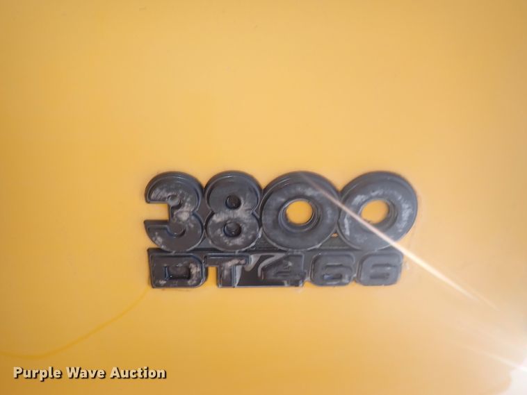 image for item DN1885 1995 International 3800  school bus