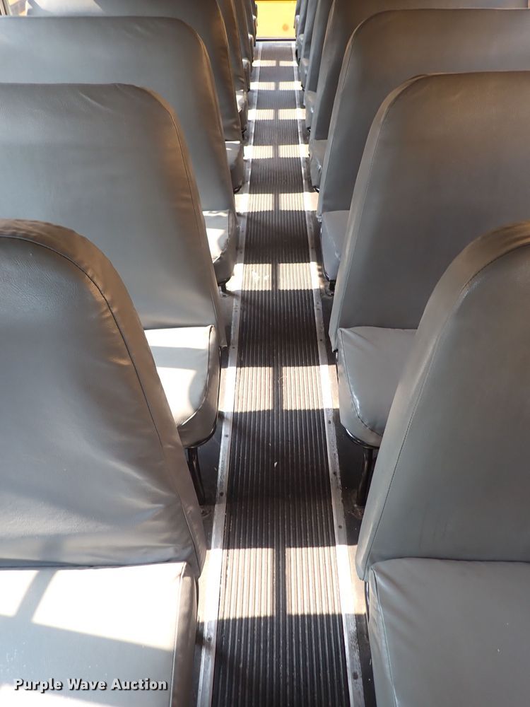 image for item DN1885 1995 International 3800  school bus