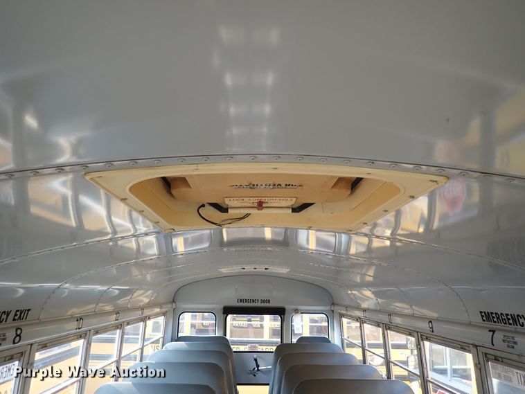 image for item DN1885 1995 International 3800  school bus