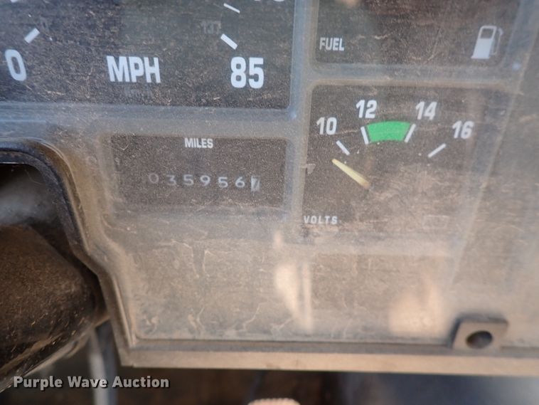 image for item DN1886 1997 International 3800  school bus